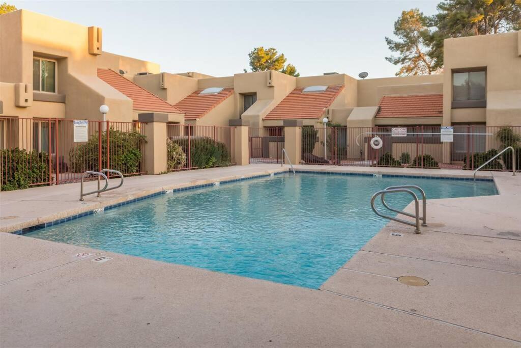 Holiday home Cozy Near Mcc With Pool, Bbq, Covered Parking