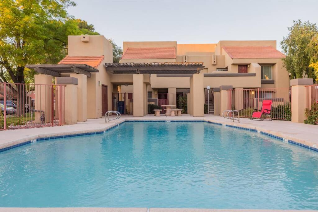 Holiday home Cozy Near Mcc With Pool, Bbq, Covered Parking Mesa