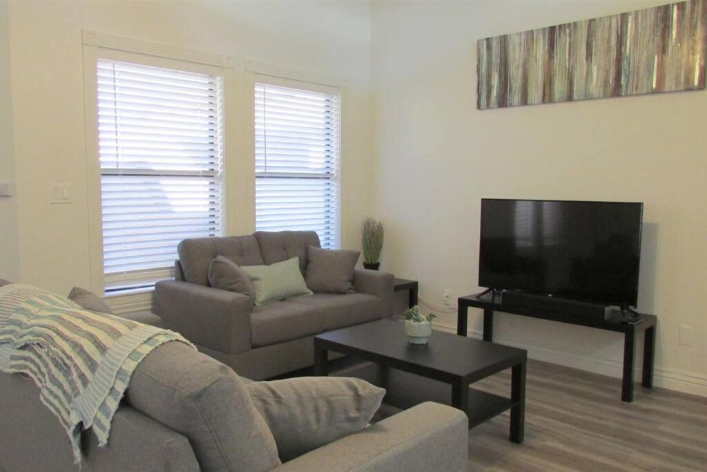 Cozy Near Mcc With Pool, Bbq, Covered Parking