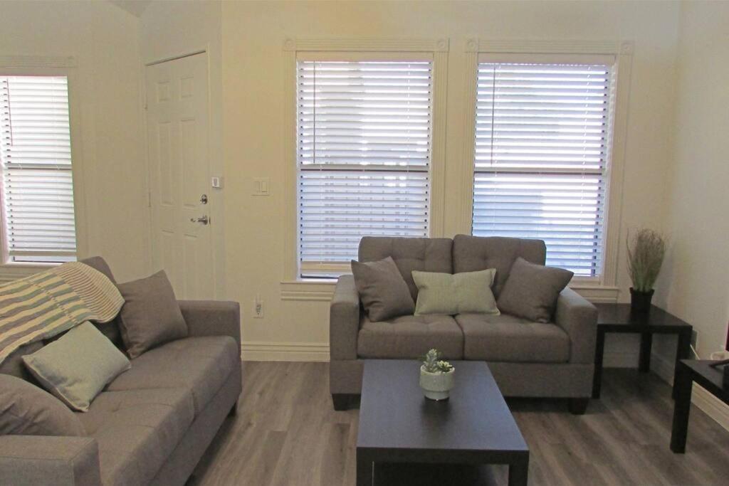 Cozy Near Mcc With Pool, Bbq, Covered Parking Holiday home